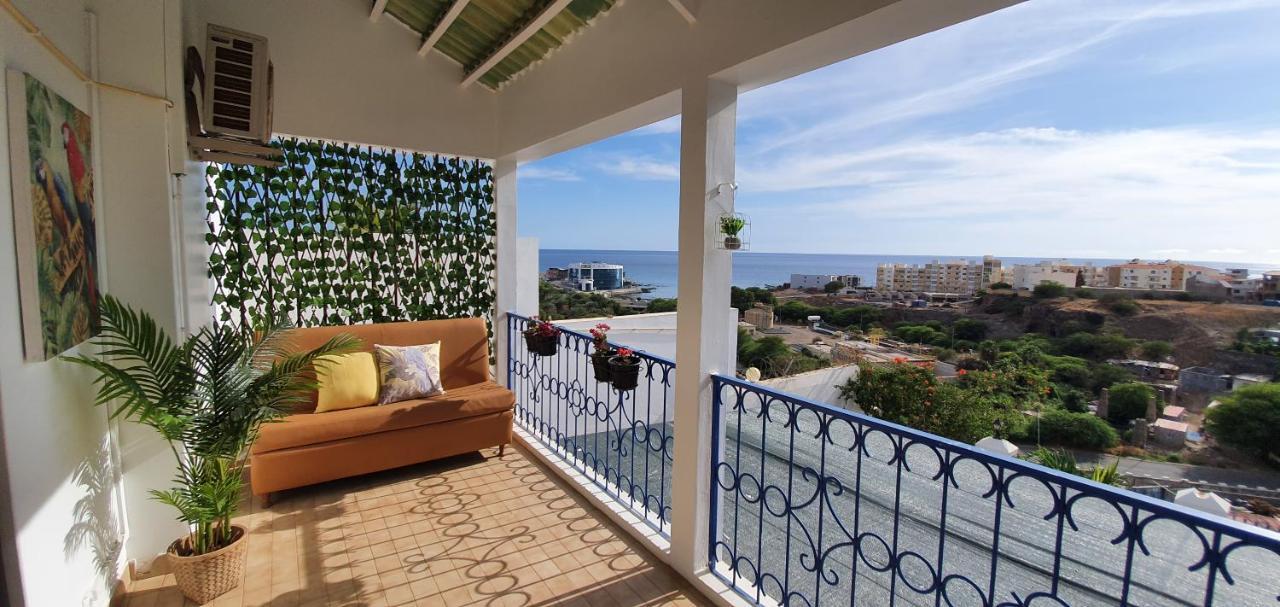 Kelly Guest House Praia Ngoại thất bức ảnh