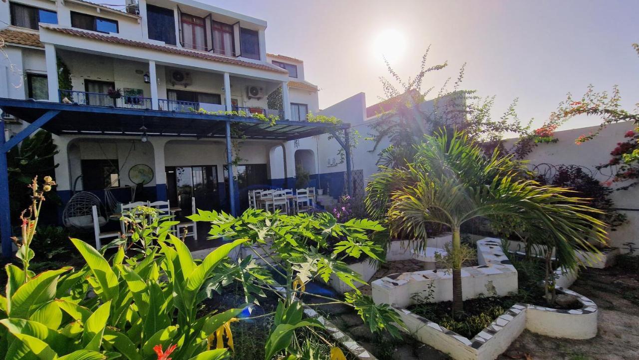 Kelly Guest House Praia Ngoại thất bức ảnh